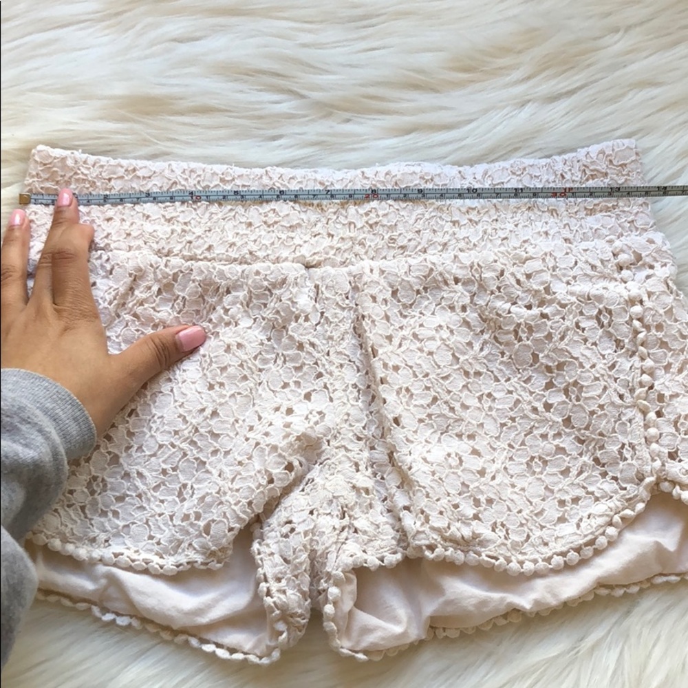 Beautiful Lace Shorts - Picture 5 of 8